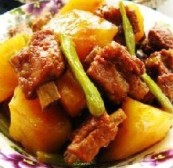 家常排骨炖豆角的做法