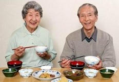 老年人吃晚餐应该“四不过”